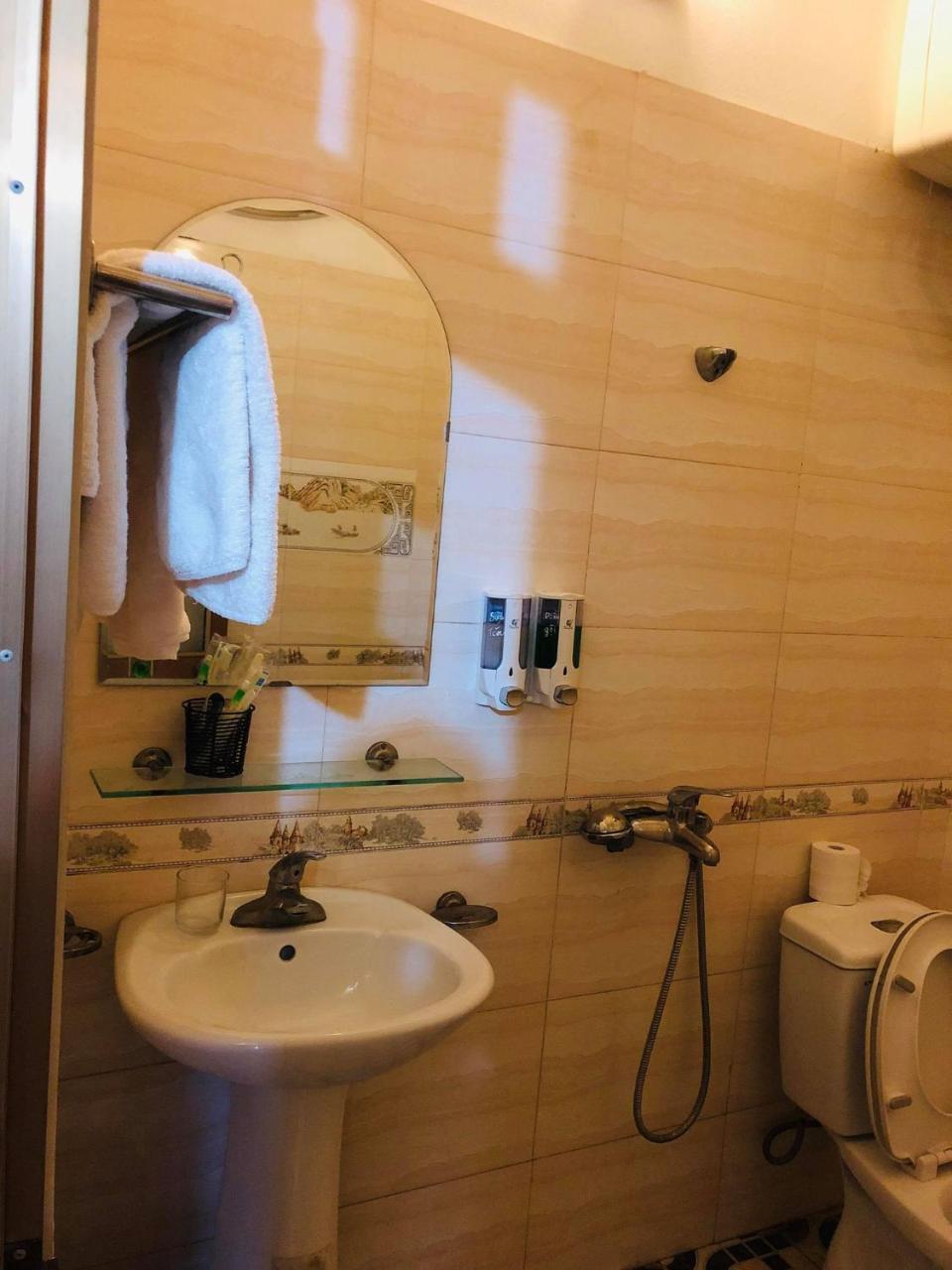 Hung Thinh Hotel Ban Gum Bagian luar foto